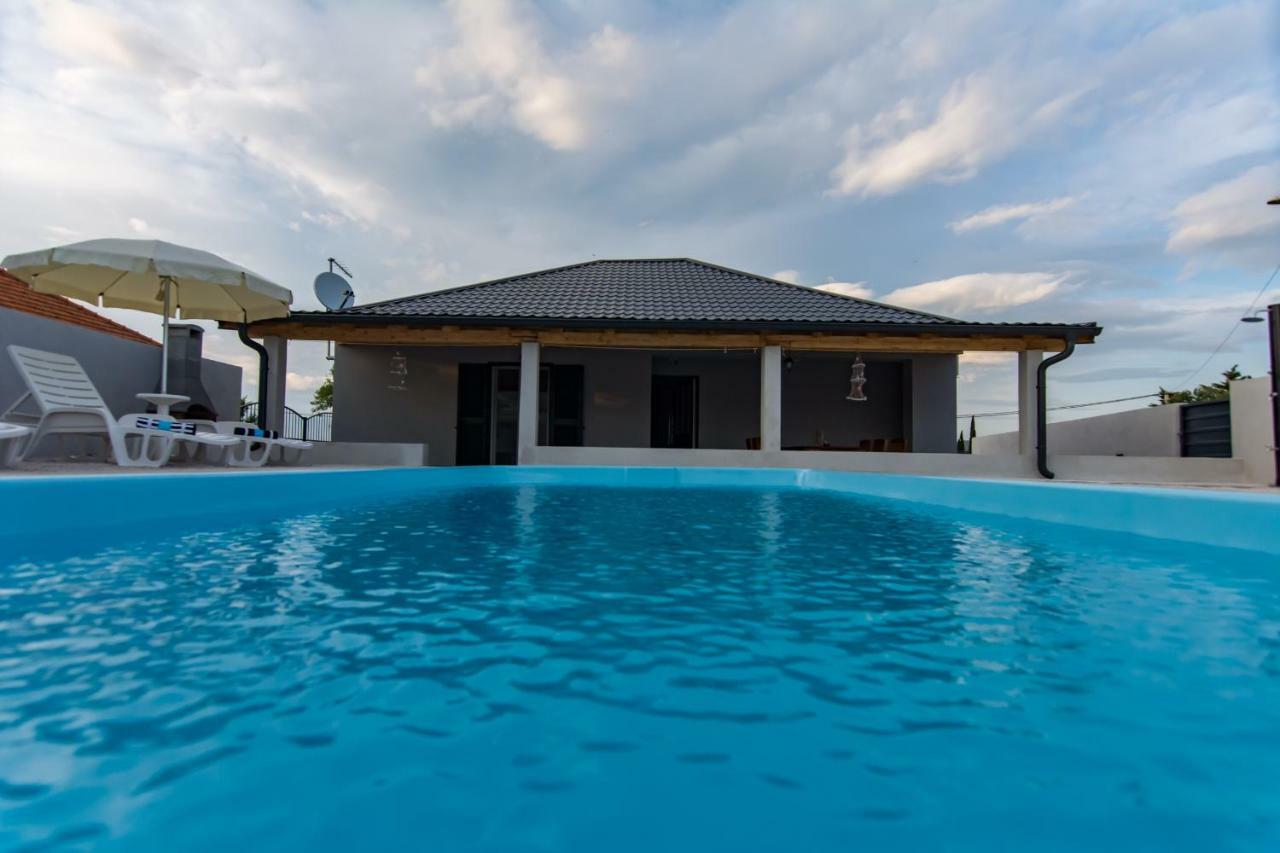 Tara Villa Sveti Filip i Jakov